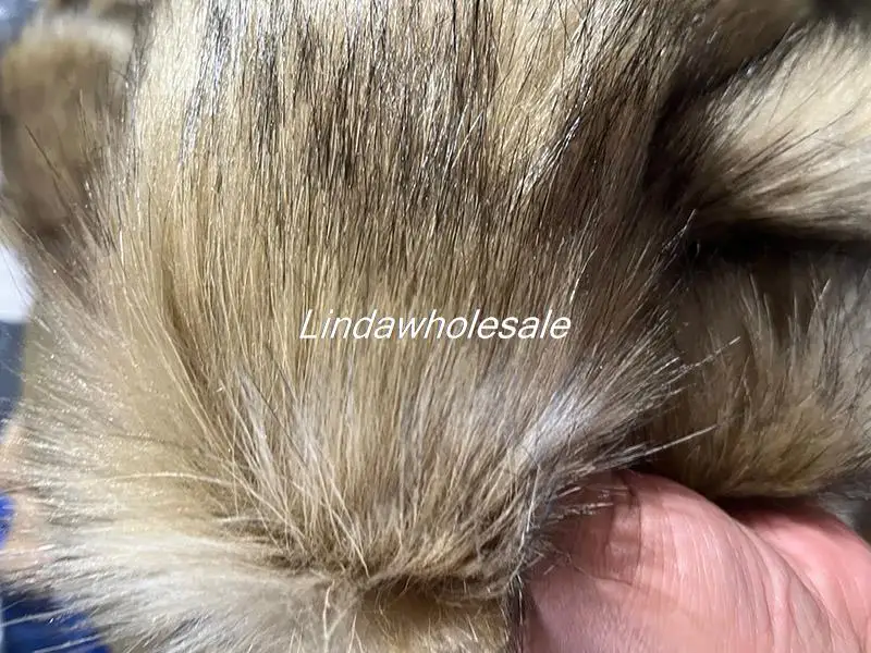 S7f518507dbfb4c5293278b9b5d024d1ds.webp FocusFur™ Arctic Pile – 5cm Dye-Tip Faux Fox Fur Fabric - Image 3