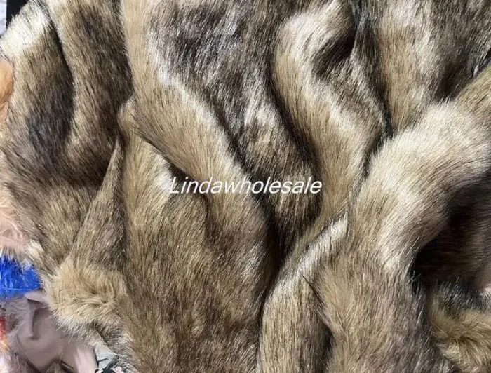 FocusFur™ Arctic Pile – 5cm Dye-Tip Faux Fox Fur Fabric - Image 2